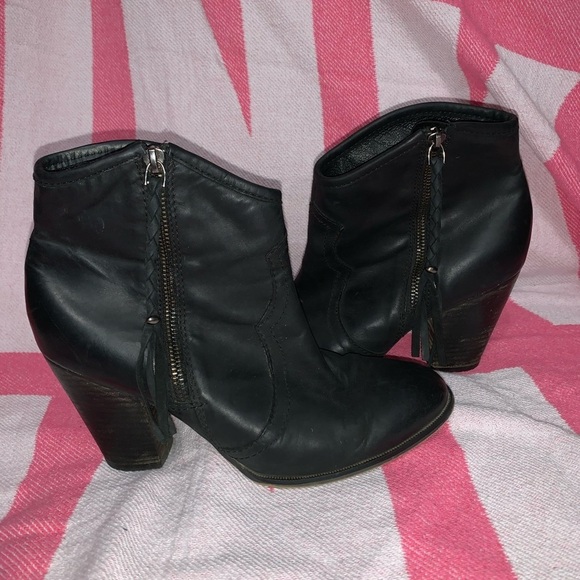 ALDO “Dustar” black Ankle boots size 40 (9) - Picture 2 of 8
